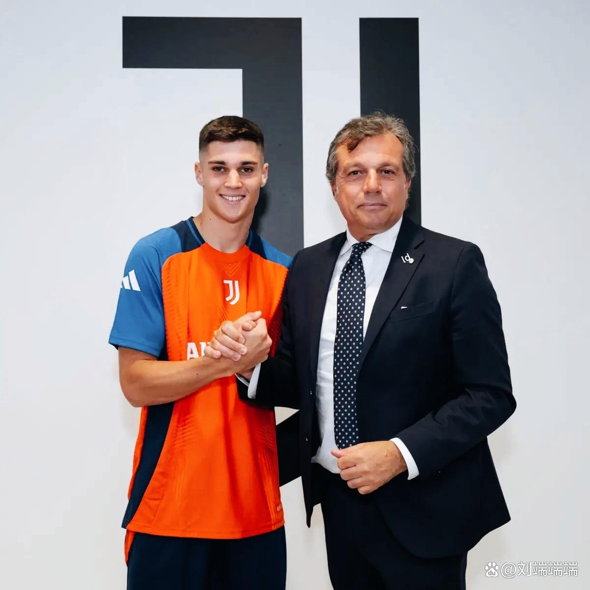 aoa体育体育平台-尤文图斯经验老将送出关键助攻，助球队轻松获胜的简单介绍