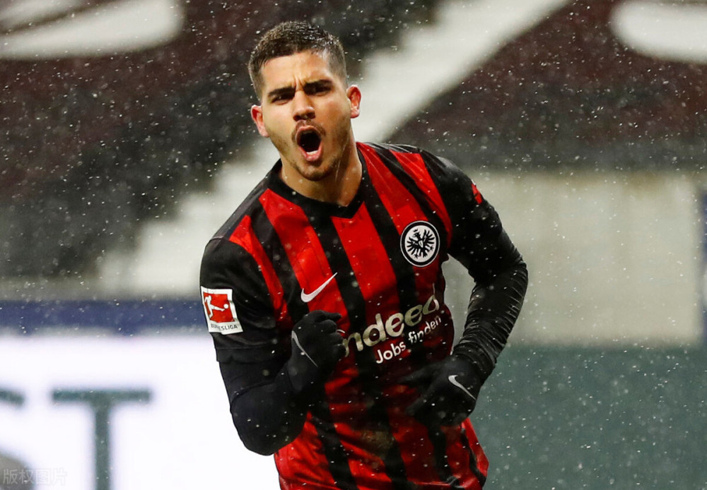 aoa体育体育直播-奥地利金靴破门，带领球队扳平比分(奥地利进球功臣希望把胜利的喜悦和整个国家分享)