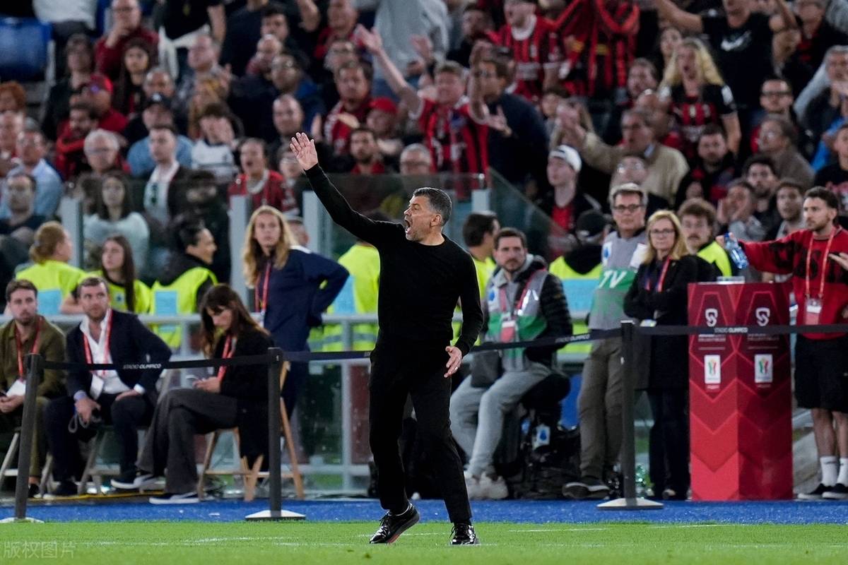 AC米兰后场失守知无追究，战术演练执意差强人意(ac米兰v)