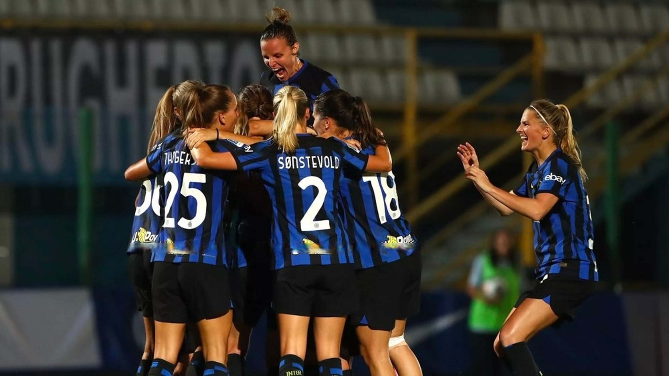 意大利女足准备备战 意大利女足准备备战