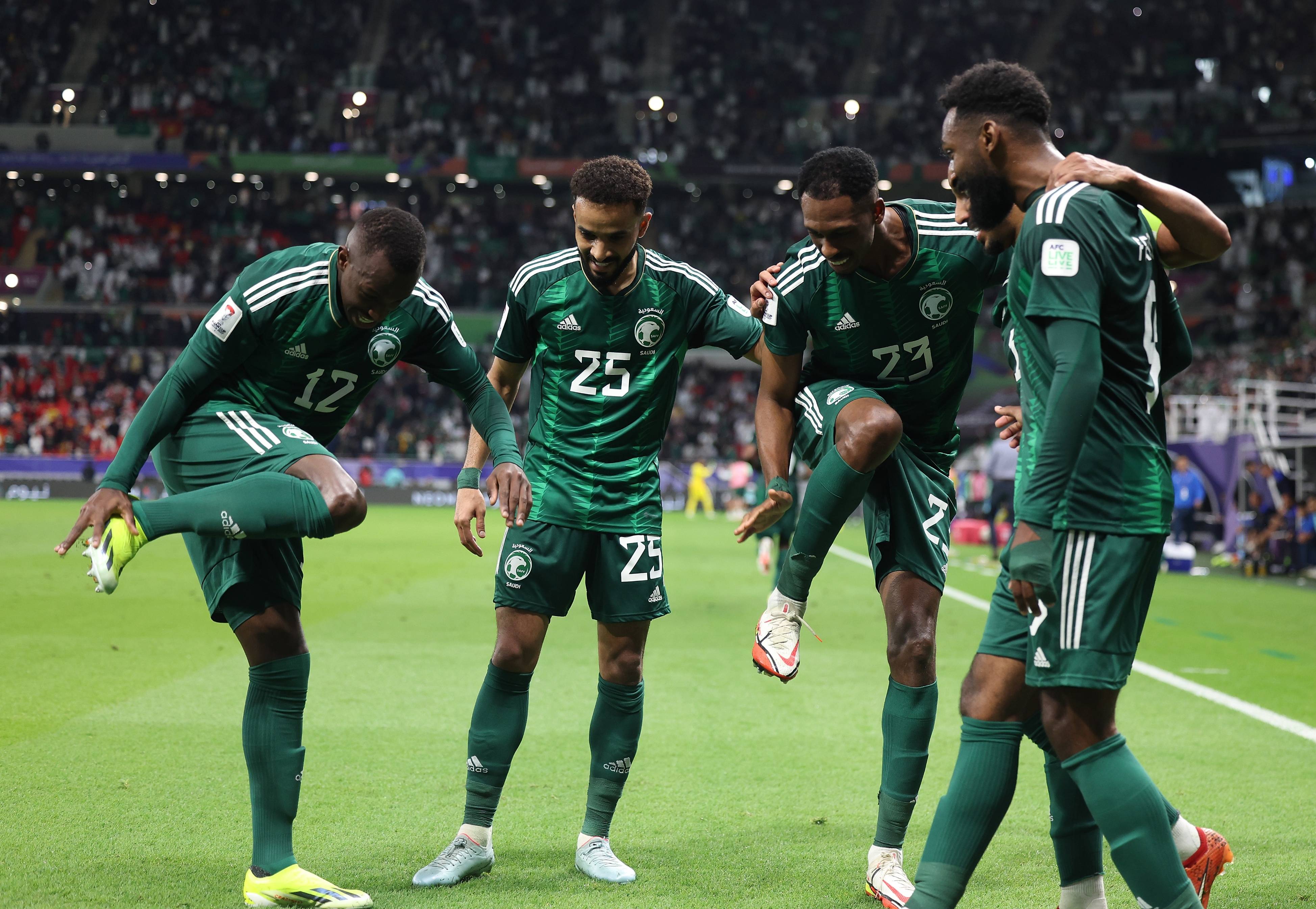 aoa体育体育在线-关于亚洲足球大赛：各队较量激情迸发的信息