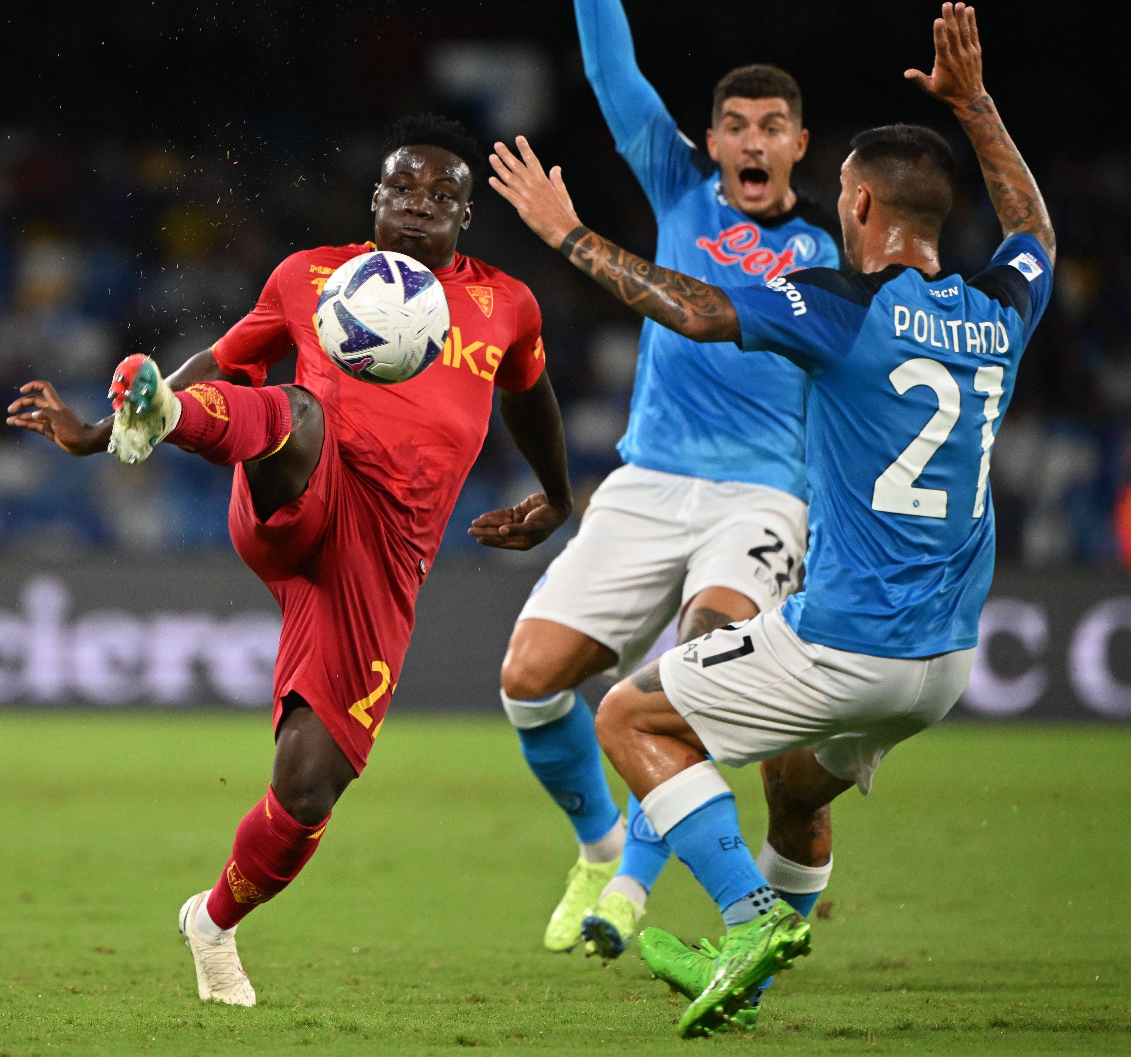 aoa体育体育入口-关于那不勒斯主场战胜劲旅，实现重要胜利的信息