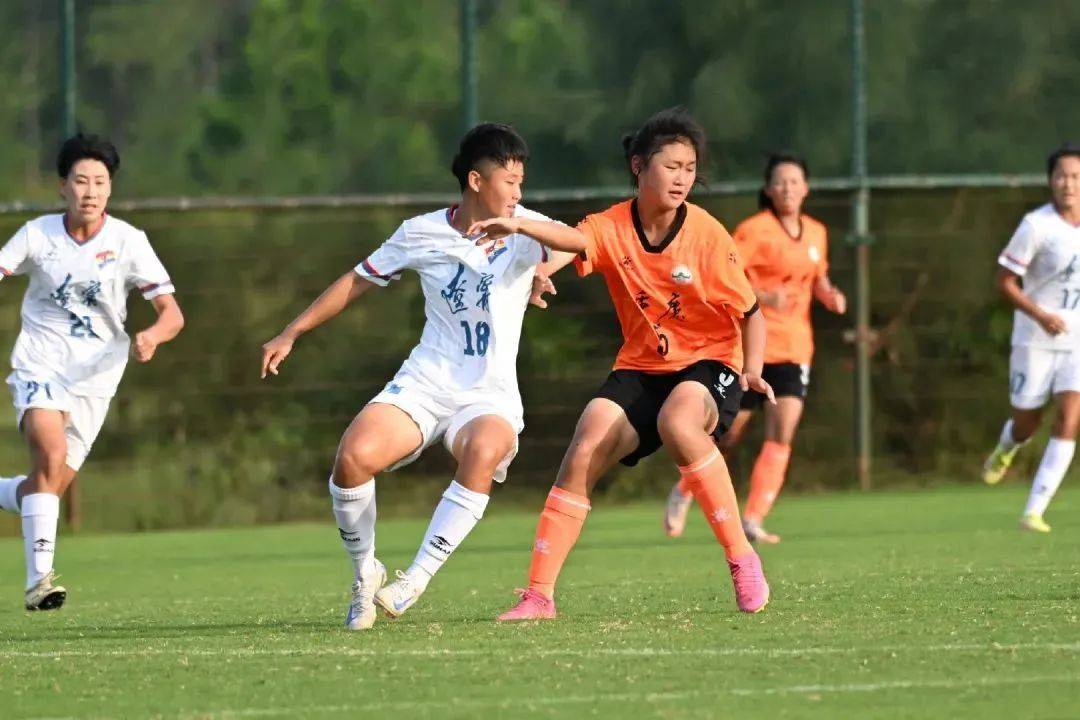 坚持不懈:女足选手全力以赴的简单介绍 坚持不懈:女足选手全力以赴的简单介绍