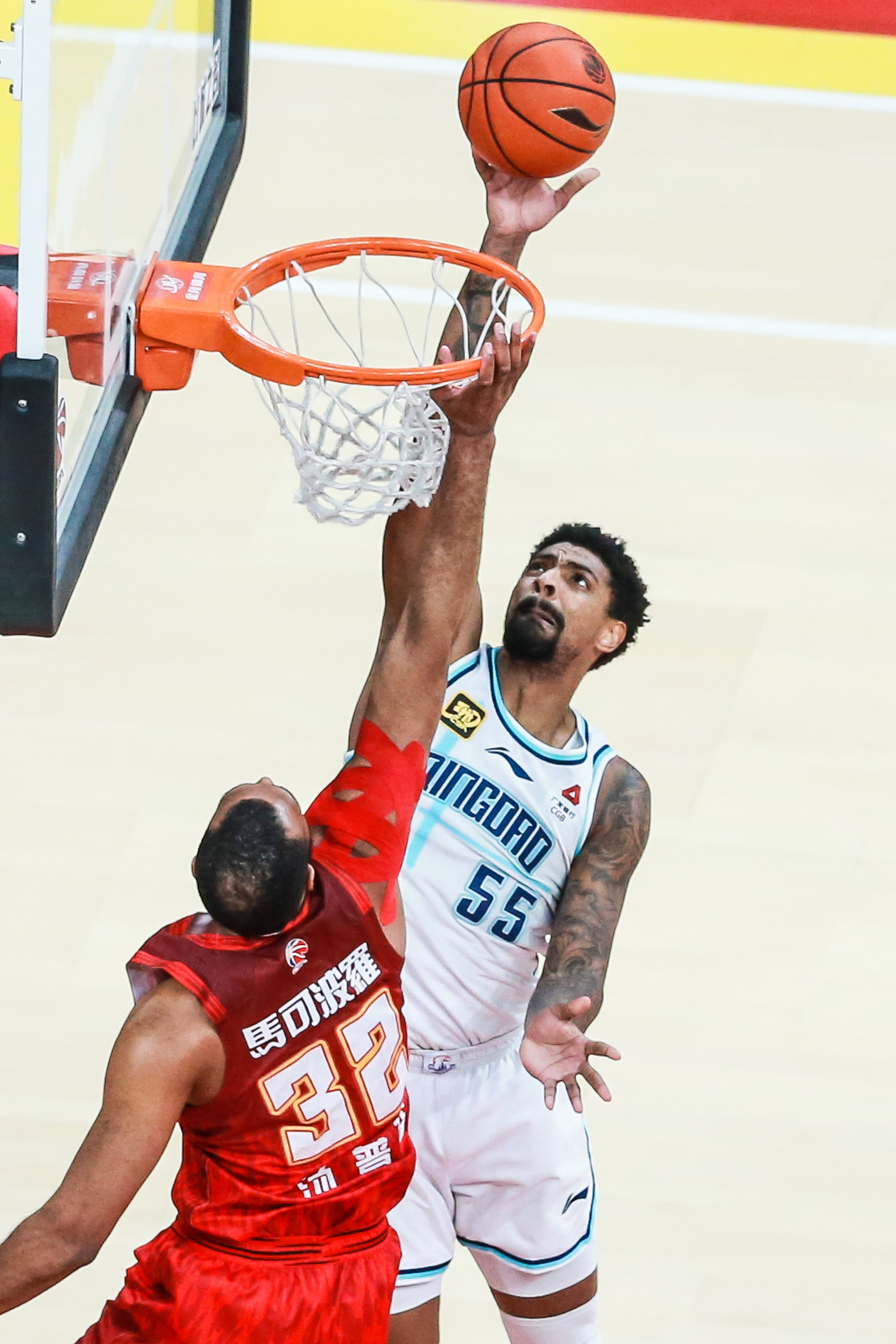 aoa体育体育入口-关于惊险逆袭为球队带来场上首次胜利的信息