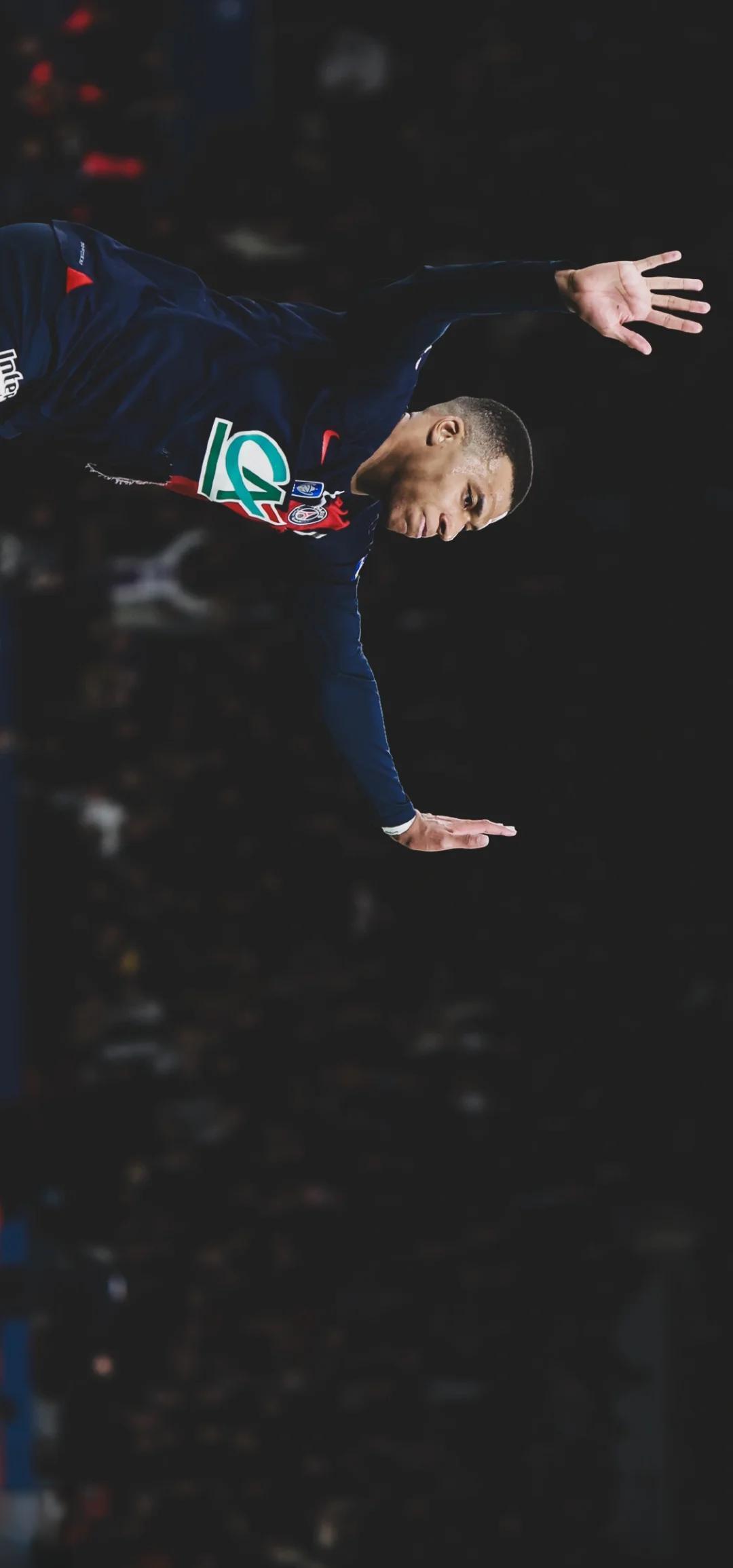 包含巴黎圣日耳曼前锋状态神勇，成为焦点人物的词条