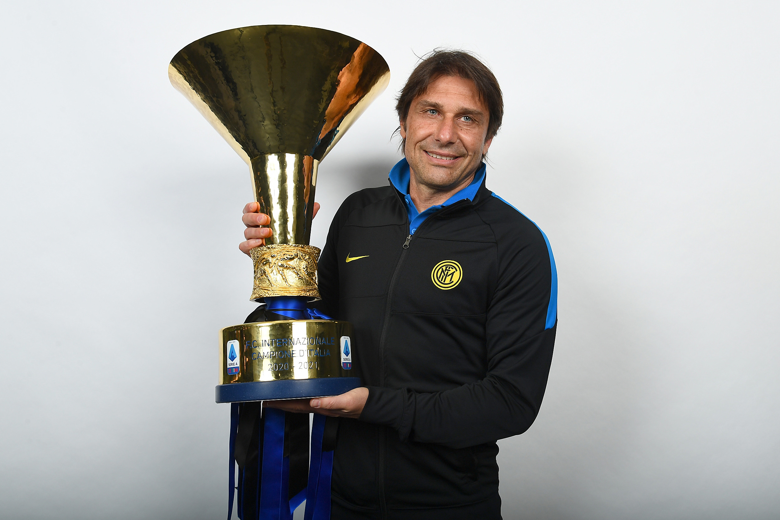 包含那不勒斯引援仍在进行，目标锁定国际级球员的词条