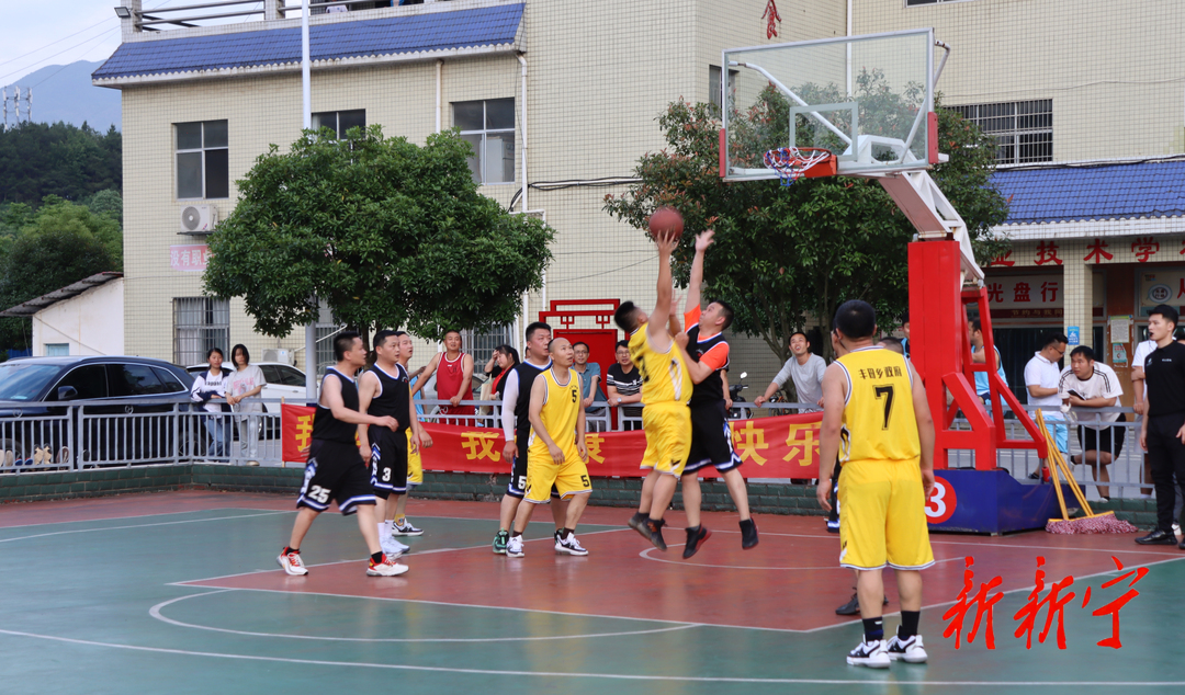 aoa体育体育平台-包含篮球普及活动走进偏远地区，促进全民健康运动的词条