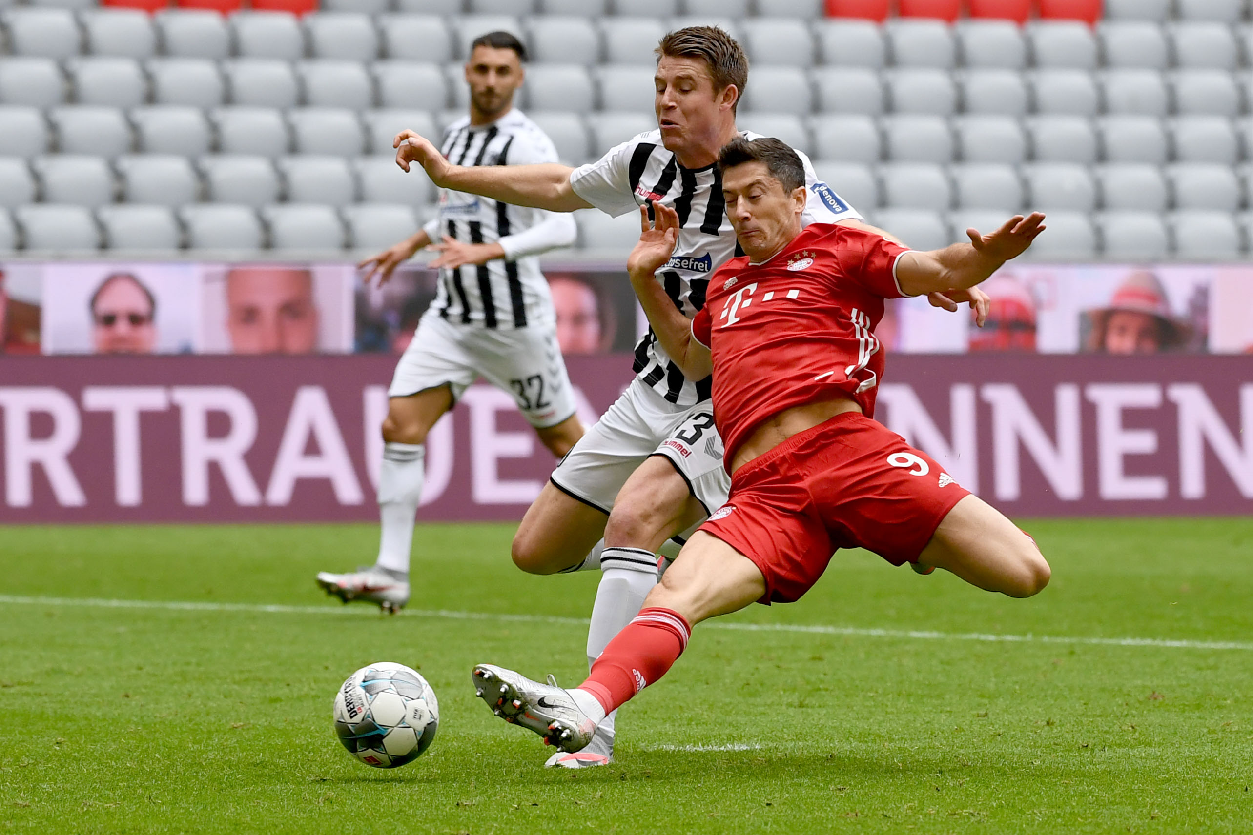 aoa体育体育登录-足球赛场上的精彩瞬间，精神风采抢眼！的简单介绍