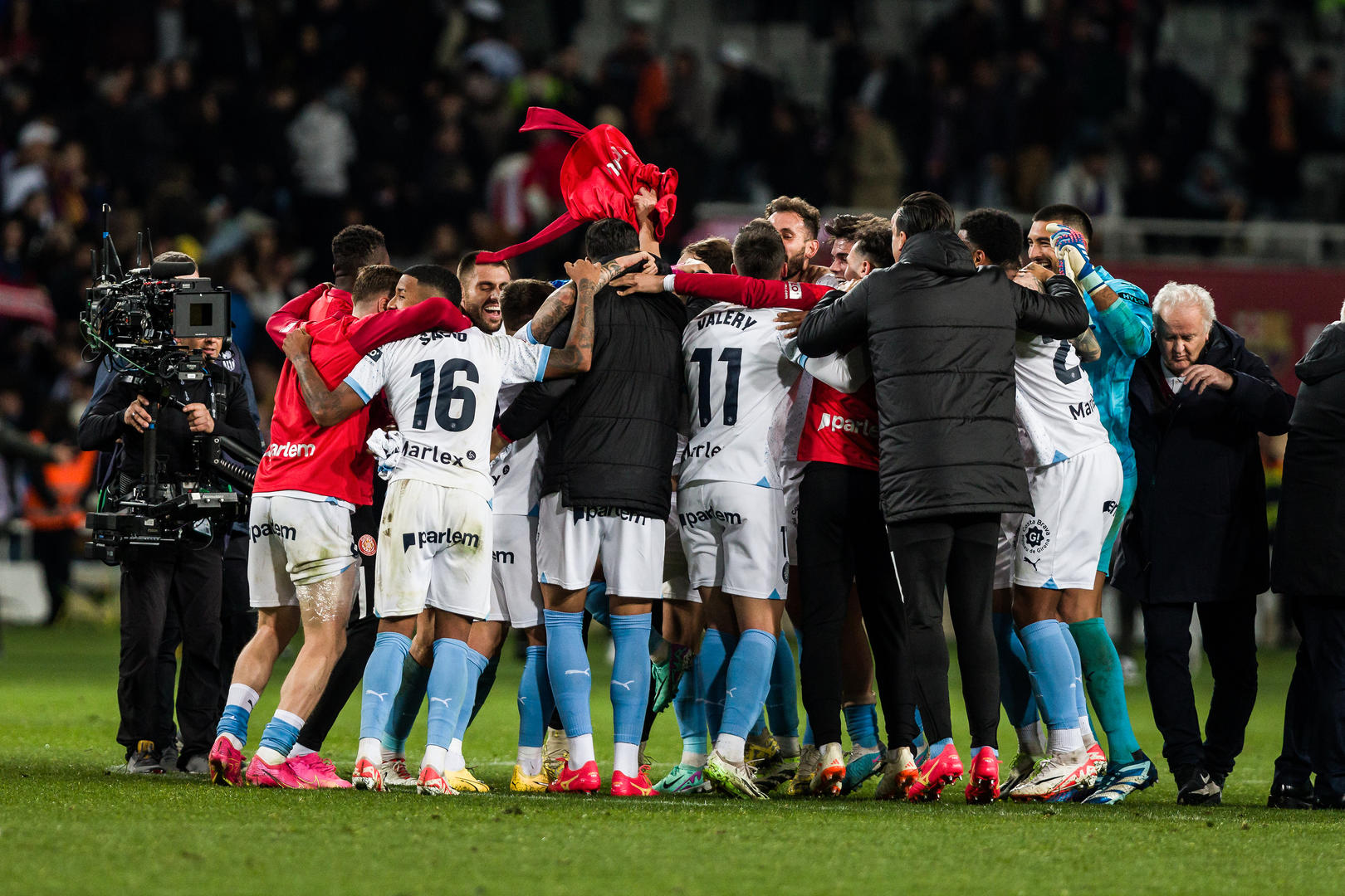 足球比赛激烈程度大增,球员状态爆棚 足球比赛激烈程度大增,球员状态爆棚