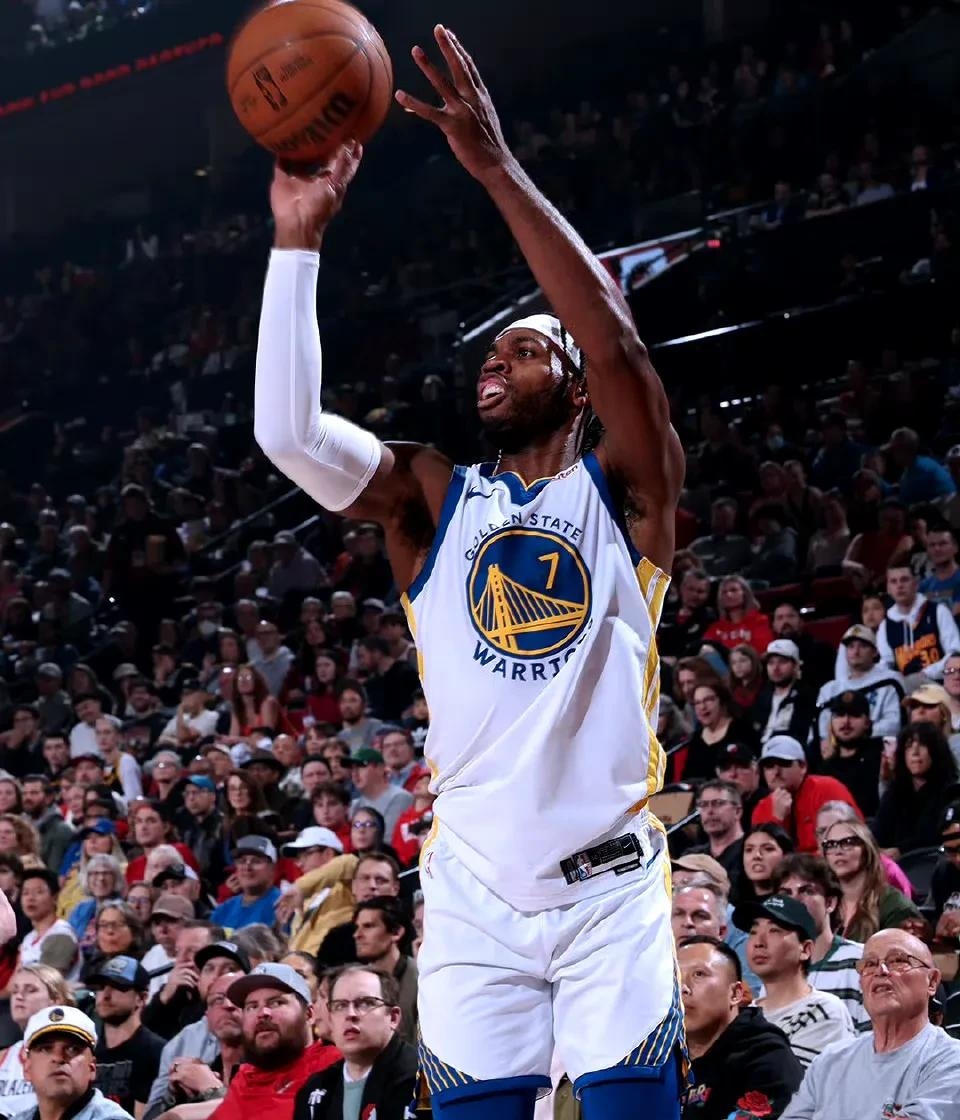 勇士客场大胜开拓者，继续稳居西部第一的简单介绍