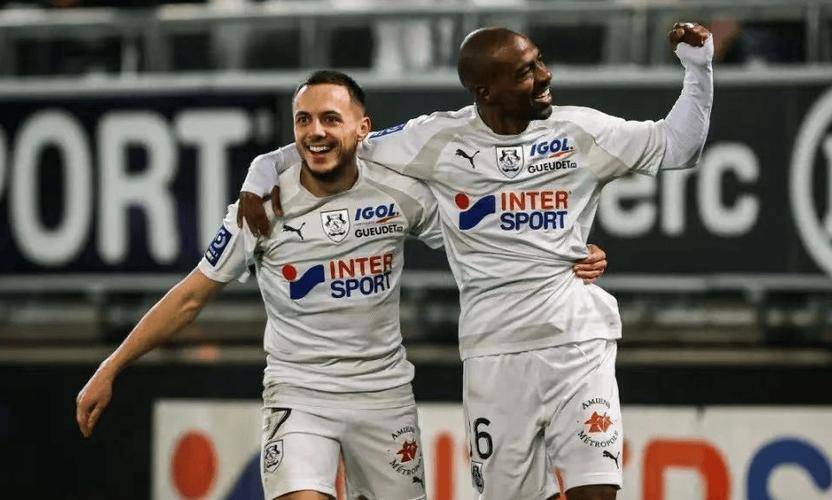 圣埃蒂安主场战胜对手,稳固领先的简单介绍 圣埃蒂安主场战胜对手,稳固领先的简单介绍