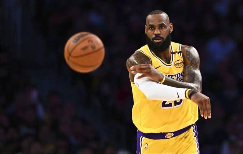 aoa体育体育中国官网-湖人队球星状态回升，再次成为全队核心